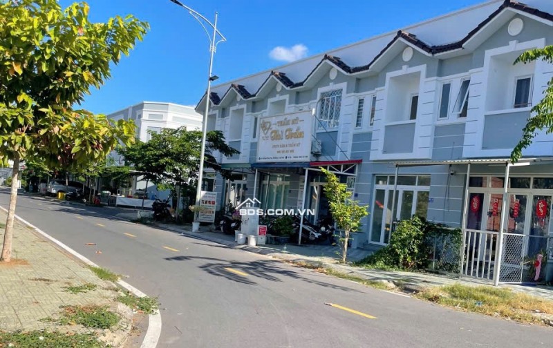 •	 Căn nhà mơ ước cho gia đình trẻ – giá chỉ từ 299 triệu tại trung tâm Trà Vinh!